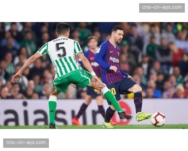 朗斯4-0大胜特鲁瓦,索托卡上演帽子戏法,距欧战区仅一分之差